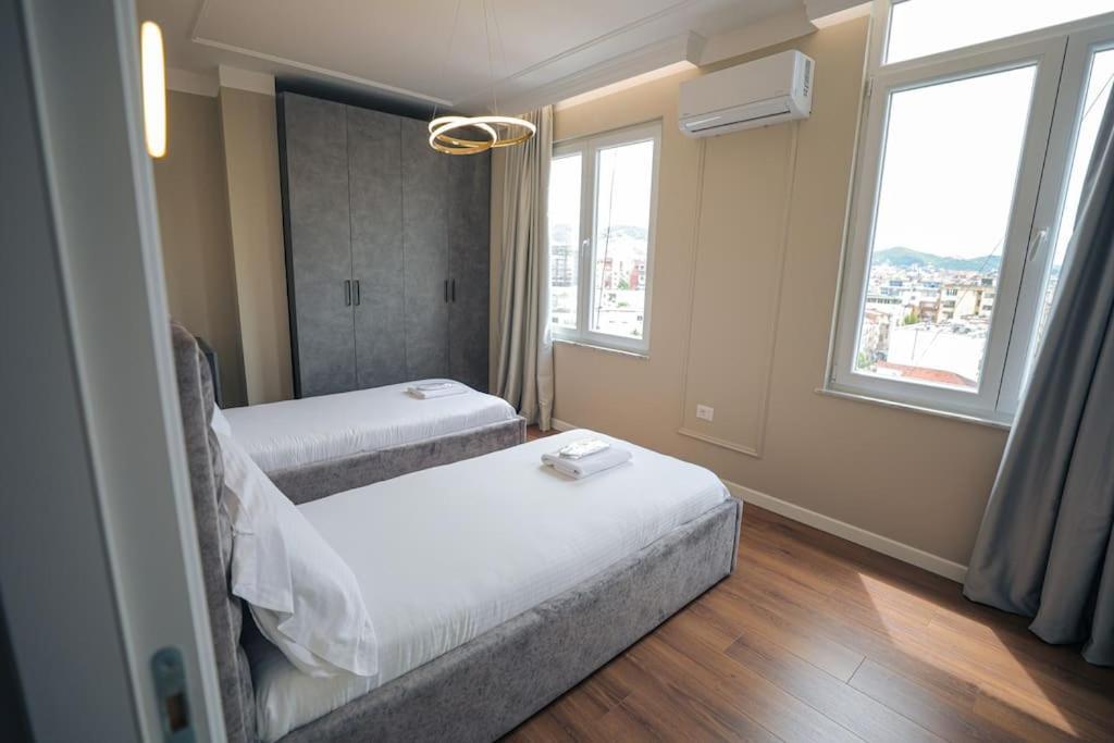 Miku Apartment-upscale 2bdr With A Spectacular View * Tirana
